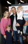 Utrecht 22 december 2024
Premiere Mees Kees in Utrecht . Renee Gunning met man en kinderen