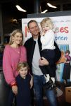 Utrecht 22 december 2024
Premiere Mees Kees in Utrecht . Renee Gunning met man en kinderen