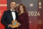 Arnhem 18 december 2024
Sportman van het jaar op Papendal. Sportgala.Ruud Gullit met zijn vriendin Karin de Rooij