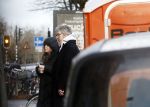 Amsterdam 7 december 2024
Ruud de Wild en zijn nieuwe vriendin Linda Stulic verlaten s ochtends samen het huis van Ruud en gaan met de auto naar hun winkel in de Jordaan . Ze hebben daar een pop up store. Linda is een fantastische fotograaf die ook wel de nieuwe Anton Corbijn wordt genoemd.
