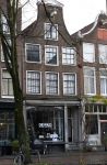 Amsterdam 7 december 2024
Ruud de Wild en zijn nieuwe vriendin Linda Stulic verlaten s ochtends samen het huis van Ruud en gaan met de auto naar hun winkel in de Jordaan . Ze hebben daar een pop up store. Linda is een fantastische fotograaf die ook wel de nieuwe Anton Corbijn wordt genoemd.