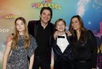 Amsterdam 8 december 2024
Premiere Juf Brakel in Pathe Arena met in de  Xander de Buisonje met zijn nichtje