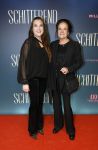 Amsterdam 9 december 2024
Premiere Schitetrend met in de hoofdrollen Holly Brood Gijs Scholten v Asschat Caro Lenssen Hannah Hoekstra Maarten Heijemans Bobbie Mulder Sidar Toksoz  in Tuschinski. Xandra Brood en Lola Brood