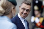 Amsterdam 11 december 2025
 Koning Willem-Alexander en koningin Maxima verwelkomende president van Finland Alexander Stubb met zijn echtgenote Suzanne Innes-Stubb op de Dam op de eerste dag van een tweedaags staatsbezoek aan Nederland