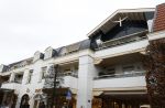 Laren 9 januari 2026
Andre v Duin heeft onlangs de penthouse gekocht naast de penthouse die hij afgelopen zomer kocht . Hij gaat van de 2 appartementen 1 appartement maken