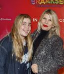 Amsterdam 7 december 2025
Premiere Juf Braaksel in Pathe Noord . Anne Marie Jung met dochter