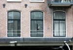 Amsterdam 29 december 2025
Zanger Antoon zijn oude huis staat leeg en hij heeft een nieuw appartement gekocht in het complex Pontsteiger