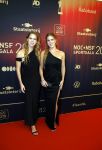 Papendal 17 december 2025
Sportgala waar oa de sportman en sportvrouw van het jaar gekozen worden . Bregje de Brouwer en Noortje de Brouwer