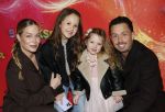 Amsterdam 7 december 2025
Premiere Juf Braaksel in Pathe Noord . Djarno Hofland Manon Kool en hun kinderen