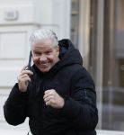 Amsterdam 22 december 2025
Dreis Roelvink bellend op de pc hooftstraat