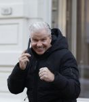 Amsterdam 22 december 2025
Dreis Roelvink bellend op de pc hooftstraat