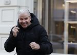 Amsterdam 22 december 2025
Dreis Roelvink bellend op de pc hooftstraat