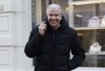 Amsterdam 22 december 2025
Dreis Roelvink bellend op de pc hooftstraat