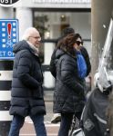 Amsterdam 19 december 2025
Eddy Habbema met zijn vrouw op straat in Amsterdam zuid