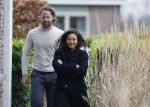 Ilpendam 15 december 2025
De eerste foto's van Fajah Lourens met haar nieuwe vriend Coen bij haar huis .