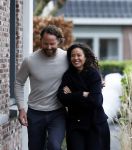 Ilpendam 15 december 2025
De eerste foto's van Fajah Lourens met haar nieuwe vriend Coen bij haar huis .