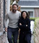 Ilpendam 15 december 2025
De eerste foto's van Fajah Lourens met haar nieuwe vriend Coen bij haar huis .