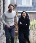 Ilpendam 15 december 2025
De eerste foto's van Fajah Lourens met haar nieuwe vriend Coen bij haar huis .