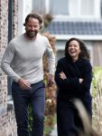 Ilpendam 15 december 2025
De eerste foto's van Fajah Lourens met haar nieuwe vriend Coen bij haar huis .