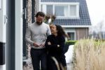 Ilpendam 15 december 2025
De eerste foto's van Fajah Lourens met haar nieuwe vriend Coen bij haar huis .
