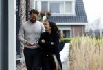 Ilpendam 15 december 2025
De eerste foto's van Fajah Lourens met haar nieuwe vriend Coen bij haar huis .