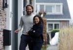Ilpendam 15 december 2025
De eerste foto's van Fajah Lourens met haar nieuwe vriend Coen bij haar huis .