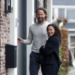 Ilpendam 15 december 2025
De eerste foto's van Fajah Lourens met haar nieuwe vriend Coen bij haar huis .