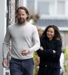Ilpendam 15 december 2025
De eerste foto's van Fajah Lourens met haar nieuwe vriend Coen bij haar huis .