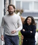 Ilpendam 15 december 2025
De eerste foto's van Fajah Lourens met haar nieuwe vriend Coen bij haar huis .