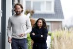 Ilpendam 15 december 2025
De eerste foto's van Fajah Lourens met haar nieuwe vriend Coen bij haar huis .