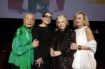 Amsterdam 2 december 2025
Presenatie Grannies van Amsterdam seizoen 2 . Martine v Os doet de presentatie. 
De Grannies bestaan uit Joanita Mug Tonneke en Lorraine . Ook hun kleinkinderen waren aanwezig  in Tuschinski