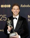 Papendal 17 december 2025
Sportgala waar oa de sportman en sportvrouw van het jaar gekozen worden . Harrie Lavreysen werd voor de tweede keer achter elkaar gekozen tot sportman van het jaar . Harrie kwam met zijn beste vrienden
