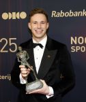Papendal 17 december 2025
Sportgala waar oa de sportman en sportvrouw van het jaar gekozen worden . Harrie Lavreysen werd voor de tweede keer achter elkaar gekozen tot sportman van het jaar . Harrie kwam met zijn beste vrienden