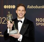 Papendal 17 december 2025
Sportgala waar oa de sportman en sportvrouw van het jaar gekozen worden . Harrie Lavreysen werd voor de tweede keer achter elkaar gekozen tot sportman van het jaar . Harrie kwam met zijn beste vrienden