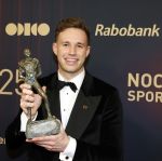 Papendal 17 december 2025
Sportgala waar oa de sportman en sportvrouw van het jaar gekozen worden . Harrie Lavreysen werd voor de tweede keer achter elkaar gekozen tot sportman van het jaar . Harrie kwam met zijn beste vrienden