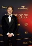 Papendal 17 december 2025
Sportgala waar oa de sportman en sportvrouw van het jaar gekozen worden . Harrie Lavreysen werd voor de tweede keer achter elkaar gekozen tot sportman van het jaar . Harrie kwam met zijn beste vrienden