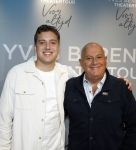 Bussum 8 december 2025
Premiere theatwershow Voor Altijd van Yves Berendse in t Spant. jack v Gelder kwam met zijn kleinzoon