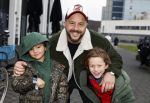 Amsterdam 7 december 2025
Premiere Juf Braaksel in Pathe Noord . John karthaus met kinderen