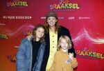 Amsterdam 7 december 2025
Premiere Juf Braaksel in Pathe Noord . Juliette v ardenne met kinderen