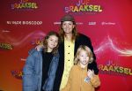 Amsterdam 7 december 2025
Premiere Juf Braaksel in Pathe Noord . Juliette v ardenne met kinderen
