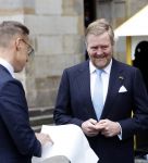 Amsterdam 11 december 2025
 Koning Willem-Alexander en koningin Maxima verwelkomende president van Finland Alexander Stubb met zijn echtgenote Suzanne Innes-Stubb op de Dam op de eerste dag van een tweedaags staatsbezoek aan Nederland. Ministers