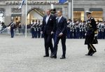Amsterdam 11 december 2025
 Koning Willem-Alexander en koningin Maxima verwelkomende president van Finland Alexander Stubb met zijn echtgenote Suzanne Innes-Stubb op de Dam op de eerste dag van een tweedaags staatsbezoek aan Nederland