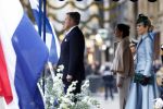 Amsterdam 11 december 2025
 Koning Willem-Alexander en koningin Maxima verwelkomende president van Finland Alexander Stubb met zijn echtgenote Suzanne Innes-Stubb op de Dam op de eerste dag van een tweedaags staatsbezoek aan Nederland