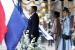 Amsterdam 11 december 2025
 Koning Willem-Alexander en koningin Maxima verwelkomende president van Finland Alexander Stubb met zijn echtgenote Suzanne Innes-Stubb op de Dam op de eerste dag van een tweedaags staatsbezoek aan Nederland