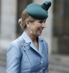 Amsterdam 11 december 2025
 Koning Willem-Alexander en koningin Maxima verwelkomende president van Finland Alexander Stubb met zijn echtgenote Suzanne Innes-Stubb op de Dam op de eerste dag van een tweedaags staatsbezoek aan Nederland