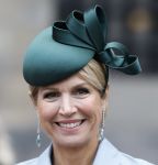 Amsterdam 11 december 2025
 Koning Willem-Alexander en koningin Maxima verwelkomende president van Finland Alexander Stubb met zijn echtgenote Suzanne Innes-Stubb op de Dam op de eerste dag van een tweedaags staatsbezoek aan Nederland