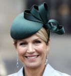 Amsterdam 11 december 2025
 Koning Willem-Alexander en koningin Maxima verwelkomende president van Finland Alexander Stubb met zijn echtgenote Suzanne Innes-Stubb op de Dam op de eerste dag van een tweedaags staatsbezoek aan Nederland
