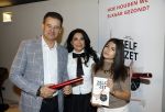 Leiden 3 december 2025
Boekpresentatie Lili Genee bij ECC in Leiden . Wilfred Genee met zijn dochter en zijn vrouw Lili