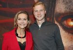 Hilversum 16 december 2025
Premiere Avatar in VUE in Hilversum. Mariska v Kolck met zoon