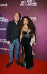 Amsterdam 15 december 2025
Presentatie cast House Villains bij het Tobacco theater . Aanwezig Soundos Ayleem Bella Djamilla Celina King Faisel Malgasio Terror Jaap Ruud Benard Rene Spoelstra en Michella Kox . Michella Kox kwam met haar vriend Danny
